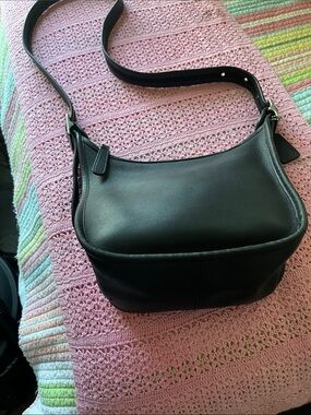 Vintage Coach Black Leather Shoulder Crossbody